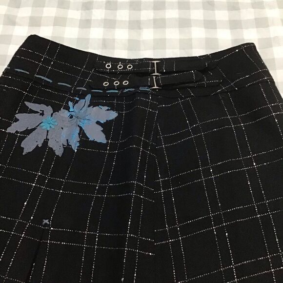 TRISTAN wool blend plaid collegiate pleated skirt black blue floral in small - Picture 7 of 15